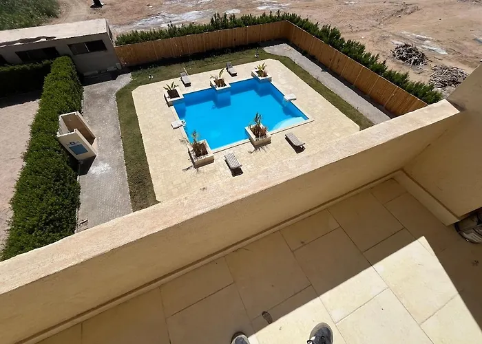 In 2 Bedrooms Landscaped And Pool