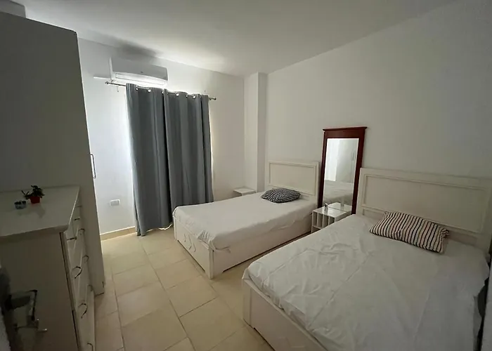 In 2 Bedrooms Landscaped And Pool Apartment *